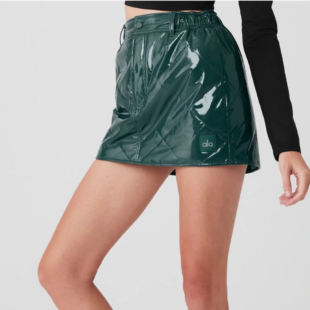 Alo yoga Snomoto Puffer Mini Skirt size small NWT!!